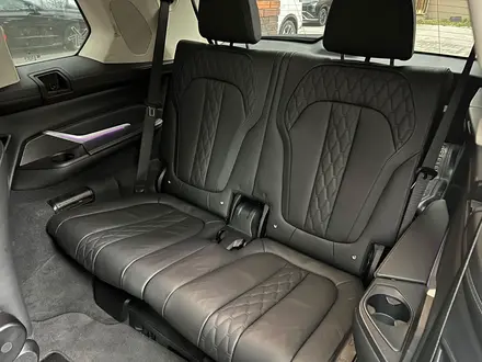 BMW X7 2021 года за 39 900 000 тг. в Астана – фото 36