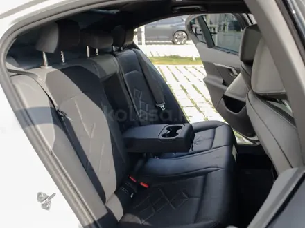 BMW 530 2025 года за 41 000 000 тг. в Алматы – фото 12