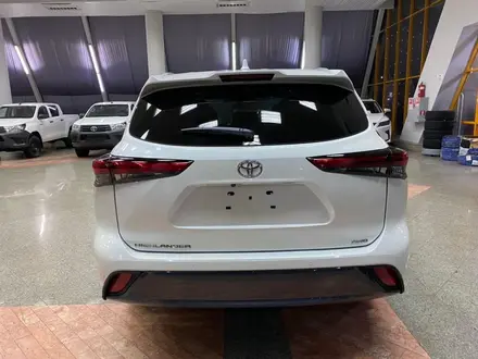 Toyota Highlander Luxe 2022 года за 52 000 000 тг. в Актобе – фото 3