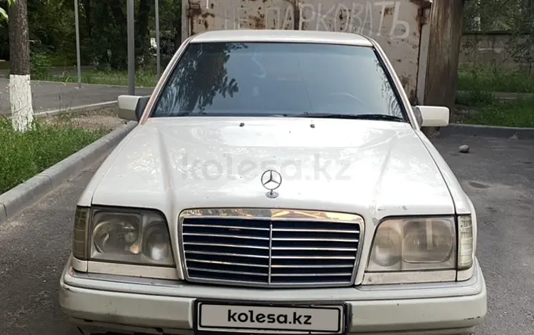 Mercedes-Benz E 220 1990 года за 1 500 000 тг. в Алматы