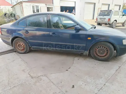 Volkswagen Passat 1997 года за 970 000 тг. в Уральск – фото 9