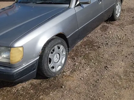 Mercedes-Benz E 230 1990 года за 1 500 000 тг. в Караганда – фото 2