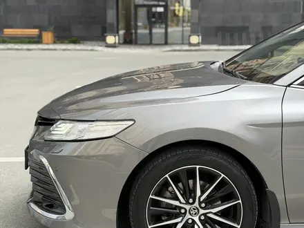Toyota Camry 2023 года за 15 800 000 тг. в Атырау – фото 15