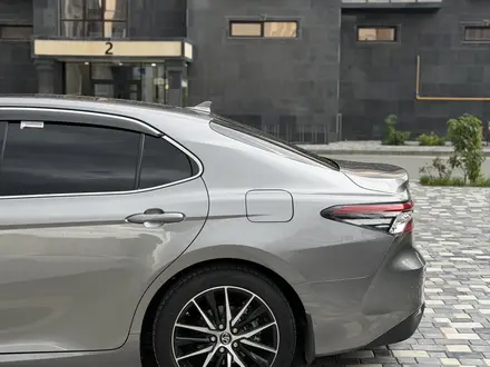 Toyota Camry 2023 года за 15 800 000 тг. в Атырау – фото 16