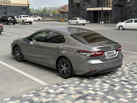 Toyota Camry 2023 года за 15 800 000 тг. в Атырау – фото 7