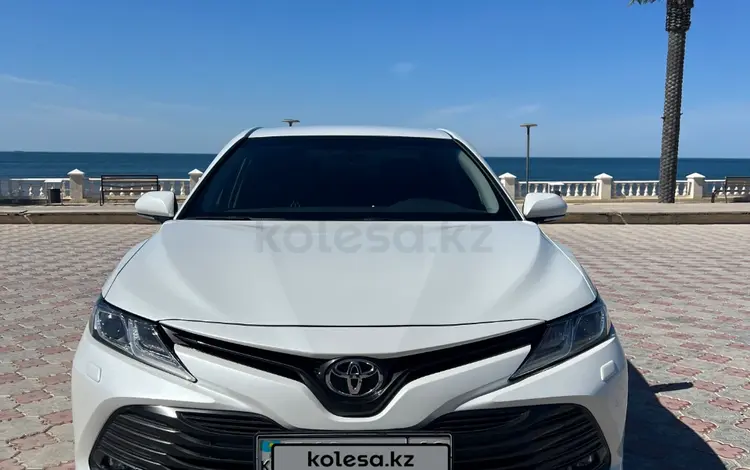 Toyota Camry 2021 года за 18 900 000 тг. в Актау