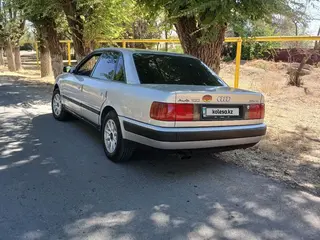 Audi 100