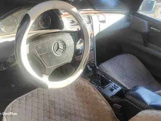 Mercedes-Benz E 280