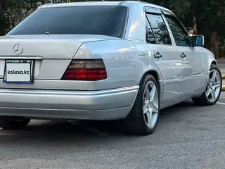 Mercedes-Benz E 280