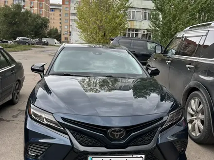 Toyota Camry 2018 года за 12 850 000 тг. в Костанай