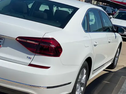 Volkswagen Passat 2017 года за 6 500 000 тг. в Кульсары – фото 10