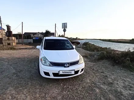 Nissan Versa 2008 года за 4 100 000 тг. в Атырау