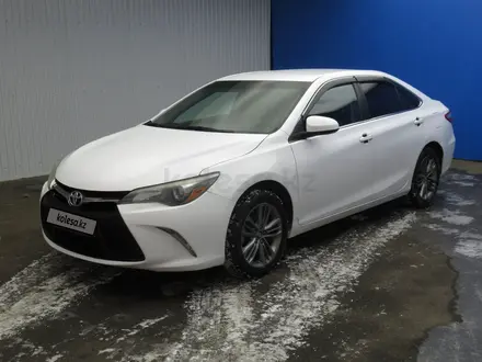 Toyota Camry 2017 года за 7 228 400 тг. в Актобе – фото 3