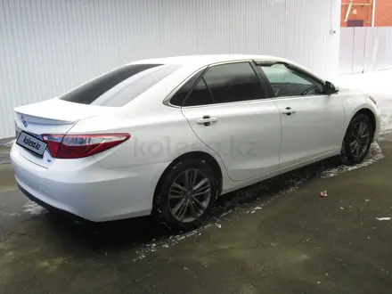 Toyota Camry 2017 года за 7 228 400 тг. в Актобе – фото 4