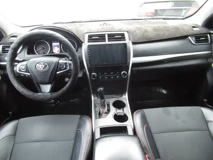 Toyota Camry 2017 года за 7 228 400 тг. в Актобе – фото 9