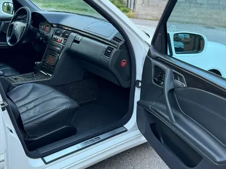Mercedes-Benz E 55 AMG 2002 года за 10 500 000 тг. в Шымкент – фото 16