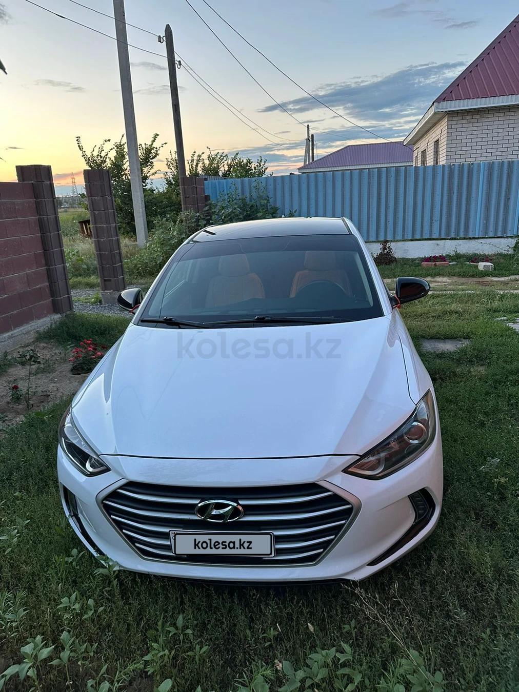 Hyundai Elantra 2017 г.