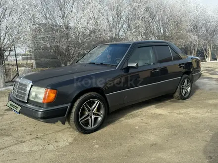 Mercedes-Benz E 300 1993 года за 1 800 000 тг. в Жезказган