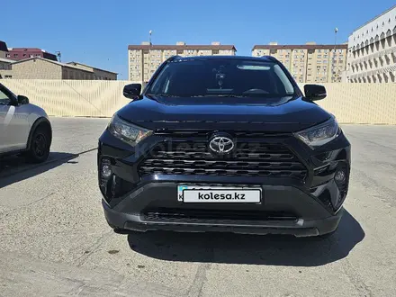 Toyota RAV4 2021 года за 18 500 000 тг. в Атырау