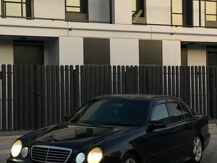 Mercedes-Benz E 240 1998 года за 2 300 000 тг. в Актау