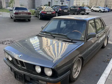 BMW 525 1987 года за 2 500 000 тг. в Астана