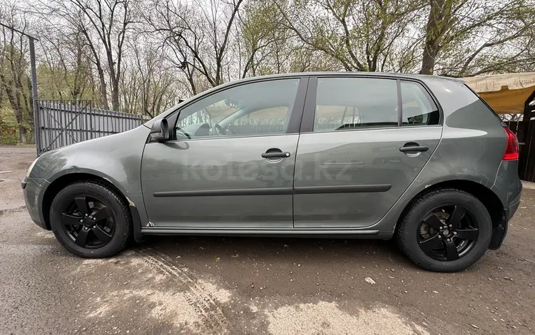 Volkswagen Golf 2006 годаүшін4 300 000 тг. в Караганда