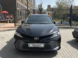 Toyota Camry 2020 года за 14 500 000 тг. в Астана – фото 3