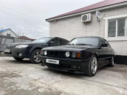 BMW 520 1991 года за 2 300 000 тг. в Атырау