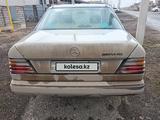 Mercedes-Benz E 250 1986 года за 650 000 тг. в Астана – фото 2