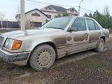 Mercedes-Benz E 250 1986 года за 650 000 тг. в Астана – фото 4