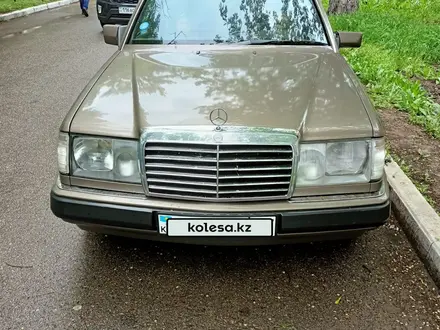 Mercedes-Benz E 200 1990 года за 900 000 тг. в Алматы – фото 30