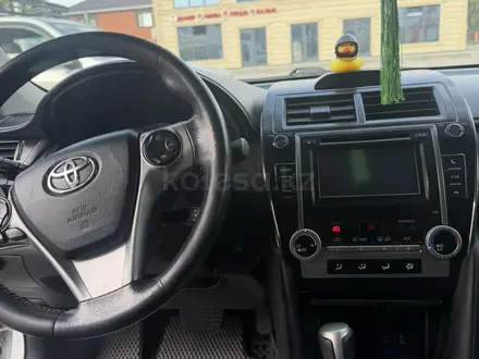 Toyota Camry 2012 года за 5 300 000 тг. в Актобе – фото 3