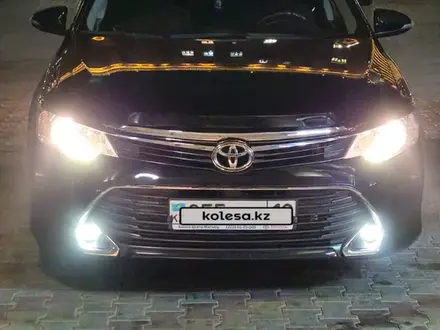 Toyota Camry 2017 года за 11 000 000 тг. в Актау – фото 2