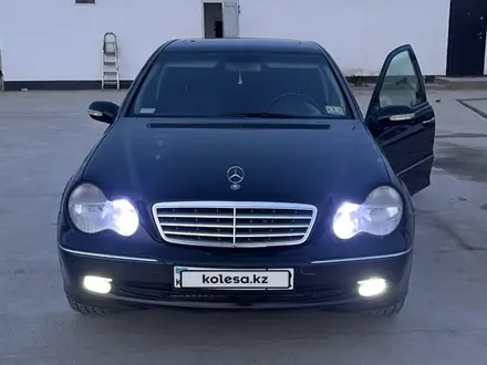 Mercedes-Benz C 32 AMG 2002 годаүшін5 000 000 тг. в Актау – фото 5