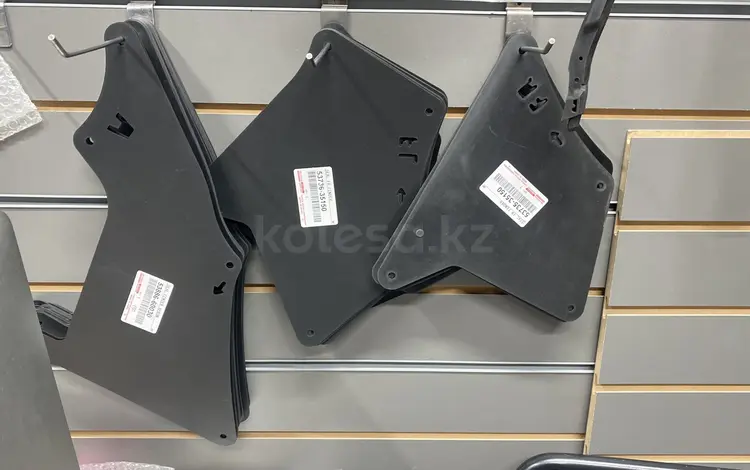 Подкрылок внутренний 4Runner за 5 000 тг. в Алматы