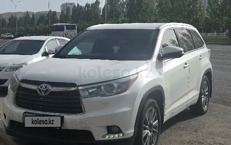 Toyota Highlander 2014 годаүшін12 500 000 тг. в Астана