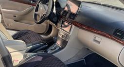 Toyota Avensis 2004 годаfor3 750 000 тг. в Усть-Каменогорск – фото 5
