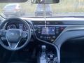 Toyota Camry 2020 года за 10 300 000 тг. в Уральск – фото 10