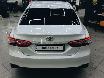 Toyota Camry 2019 года за 9 700 000 тг. в Атырау – фото 8