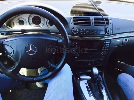 Mercedes-Benz E 320 2003 года за 7 500 000 тг. в Атбасар – фото 3