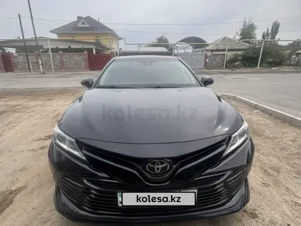 Toyota Camry 2017 года за 10 900 000 тг. в Алматы – фото 2