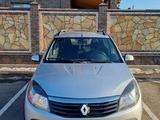 Renault Sandero 2013 года за 3 500 000 тг. в Астана – фото 2