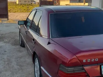 Mercedes-Benz E 200 1994 года за 2 100 000 тг. в Жосалы – фото 7