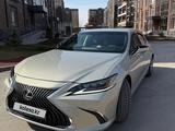 Lexus ES 350 2019 годаfor23 500 000 тг. в Алматы