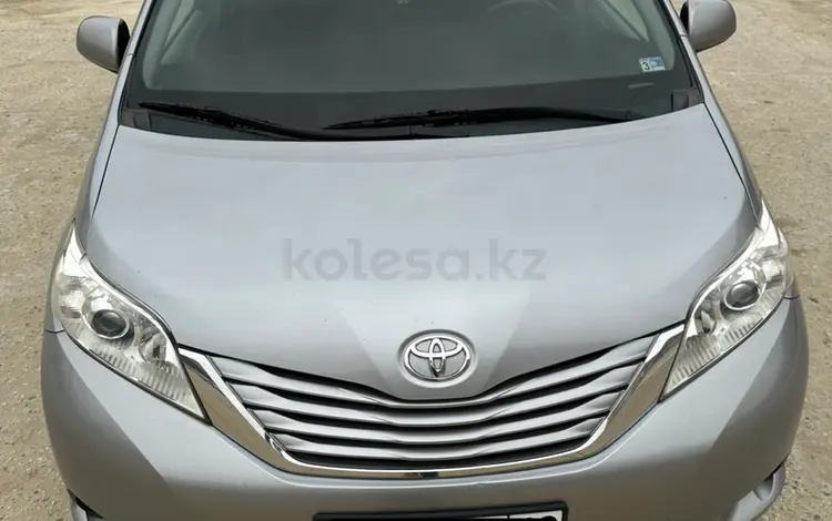 Toyota Sienna 2015 года за 14 500 000 тг. в Жанаозен