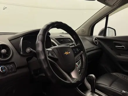 Chevrolet Tracker 2015 года за 3 760 000 тг. в Актобе – фото 12