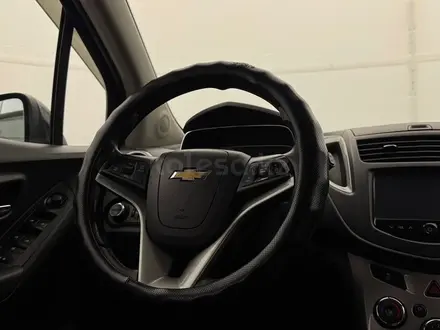 Chevrolet Tracker 2015 года за 3 760 000 тг. в Актобе – фото 17