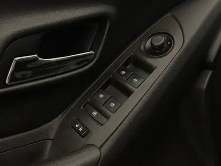 Chevrolet Tracker 2015 года за 3 760 000 тг. в Актобе – фото 24