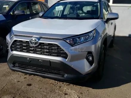 Toyota RAV4 2022 года за 18 300 000 тг. в Петропавловск