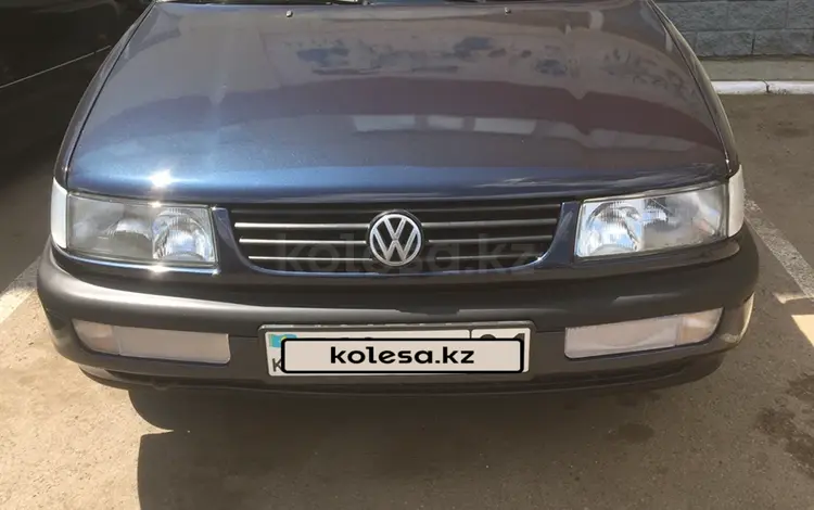 Volkswagen Passat 1993 года за 2 100 000 тг. в Астана